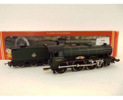 A Hornby R060 B17 Class 4-6-0 engine and tender, "Leeds United", BR green 61656, alternative name etc. not present, (B.G.)