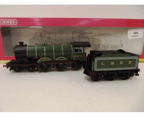 A Hornby R2156A B12 Class 4-6-0 engine and tender, LNER fully lined green 8537, with instructions, (B.M.)