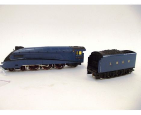 A Hornby 4-6-2 engine and tender, Class A4 "Seagull" 4902, LNER blue, (G)