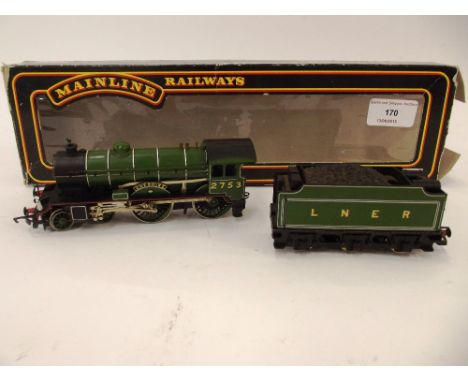A Hornby R378 4-4-0 engine and tender, "Cheshire", LNER green 2753, (G)