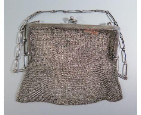 A Sterling Silver Evening Bag, London import marks for 1919, 242g 