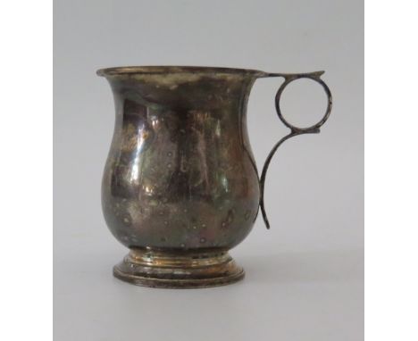 A George V Silver Christening Mug, London 1922, Charles Boyton & Son Ltd., 73g 