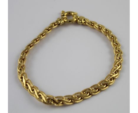 A 9ct gold link bracelet, approx 7.16g. CONDITION REPORT Stamped 375 by 1BBClasp fine,k links possibly hollow, approx length 
