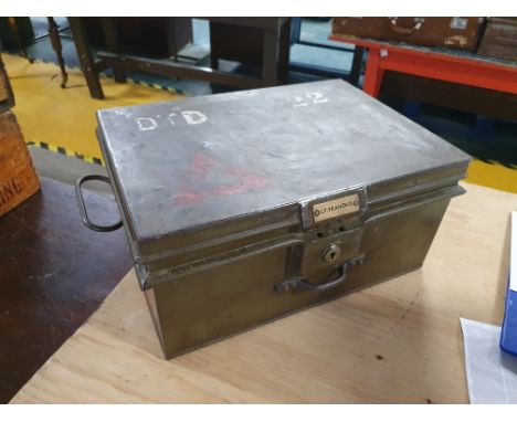 * Vintage 1941 military metal box - Eastgate and Son Birmingham