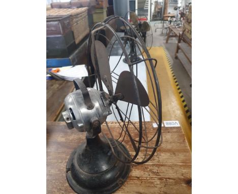 * small vintage desk fan - heavy