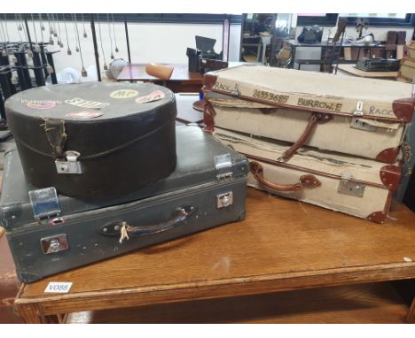 * 4 x vintage cases 