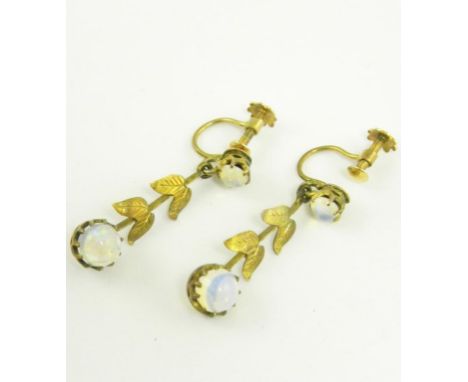 A PAIR OF OPAL EARRINGS IN GOLD, MARKED 9CT, 2G