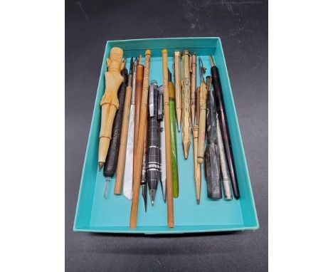 A collection of vintage pens and similar.&nbsp; 
