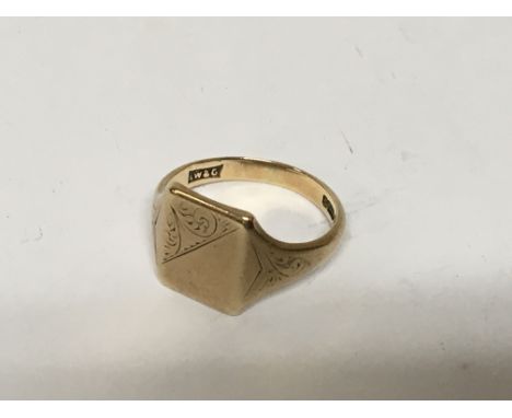 A Gents 9carat gold signet ring 5g.