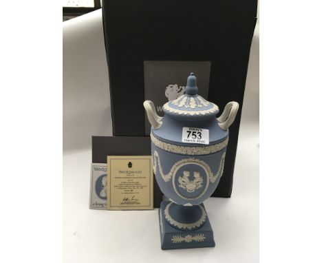 A Wedgewood blue Jasperware urn and cover commemorating Royal Wedding of HRH Prince Andrew and Sarah Ferguson, ltd edition 29