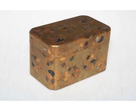 Chinese lacquered tea caddy with leaf design