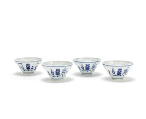 Four blue and white ogee-form bowlsGuangxu six-character marks and of the period (1875-1908)Each decorated to the exterior wi