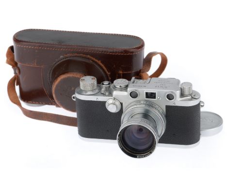 chrome, serial number 580284, body VG, shutter works, with a Leitz Wetzlar Summitar f/2 5cm lens, chrome, barrel G, optics F-
