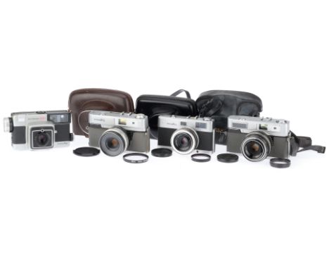 comprising a Uniomat, body G, shutter works, rangefinder works, exposure meter responds to light, with case, an A5, body G, s
