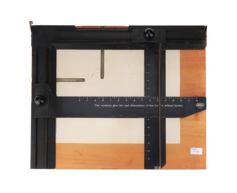 condition G, thick solid wooden base, operates correctlyNote: WE CAN NOT SHIP THIS ITEM IN-HOUSE - PLEASE COLLECT OR ARRANGE 