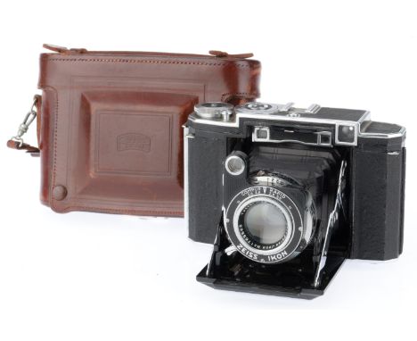 body G, serial number A65616, shutter working if operated manually, not firing from the release button, opens and folds corre