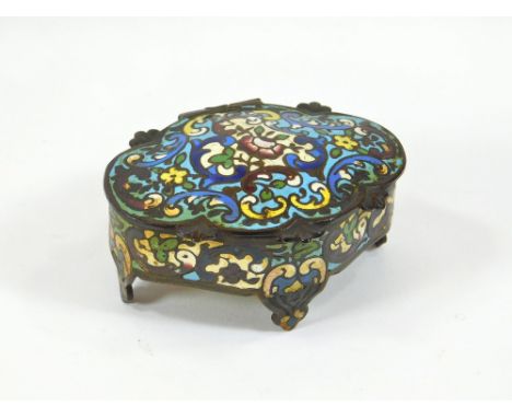 ENAMEL BOX. A small silk lined enamelled ring box. Width 7cm.  Please note that all items in this auction are previously owne