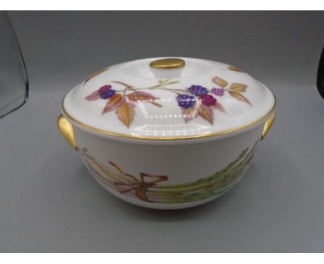 Royal Worcester 'Evesham' tureen with lid. 7"