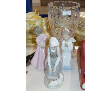 CRYSTAL VASE &amp; 3 VARIOUS NAO FIGURINE ORNAMENTS     