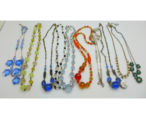 Ten vintage necklets 