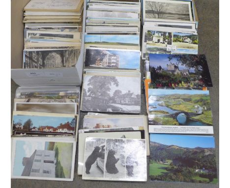 Postcards; collection of mainly vintage postcards 