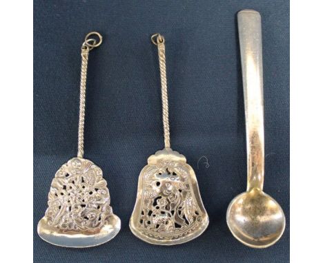 2 antique Chinese silver opium spoons with embossed fish decoration &amp; 1 other Continental spoon