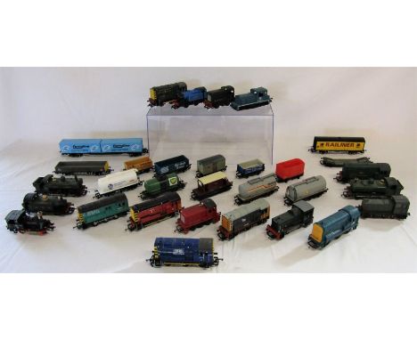 Selection of small 00 gauge trains and carriages, produced by Hornby and Lima,&nbsp;including Shell, British Steel, BP, etc