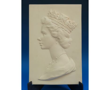 A Royal Worcester relief moulded limited edition plaque 496/1000 "Portrait of Her Majesty Queen Elizabeth II" modelled by Arn