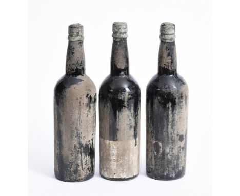 1945 Taylor's, Vintage Port3x75clLevels into the neck - Previously Stored in Octavian and owned by collector and restauranter