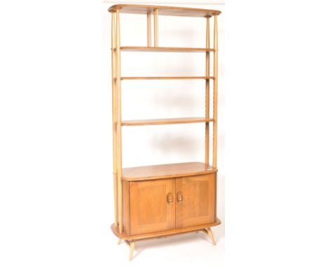 Lucian Ercolani - Ercol - Windsor Pattern -&nbsp;A 20th century Ercol retro vintage beech and elm wood tall room divider book