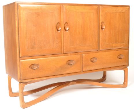 Lucian Ercolani - Windsor pattern - A rare 1970's retro vintage beech and elm sideboard credenza having a twin door storage c