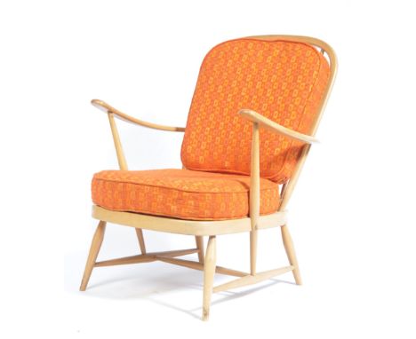 Lucian Ercolani - Ercol - Model 335 - A 1970's retro vintage blonde beech and elm easy / lounge chair / armchair having the l