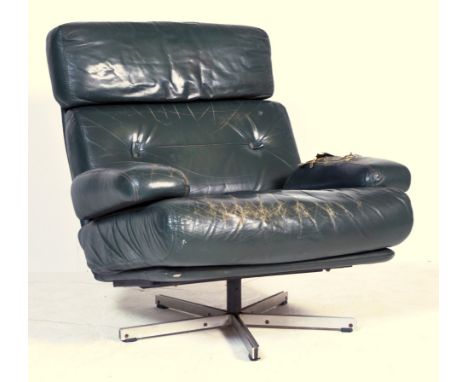 Tetrad - Nucleus - An original 1970's retro vintage large&nbsp; swivel easy / lounge chair / armchair having the wide seating