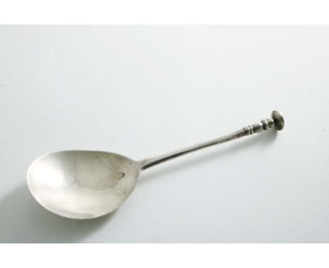 AN EARLY 17TH CENTURY UNASCRIBED PROVINCIAL SEAL TOP SPOON with a "bobbin" terminal, struck once in the bowl with a town mark