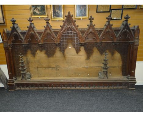 VICTORIAN GOTHIC OAK CARVED REREDOS from a church in Newport (salvaged by the vendor approximately 30 years ago during commis