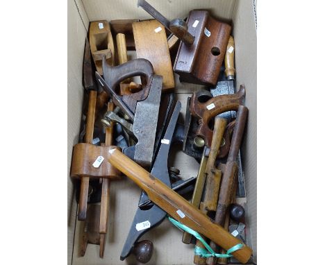 Vintage carpentry planes and other tools, including a Holland in'fill plan 