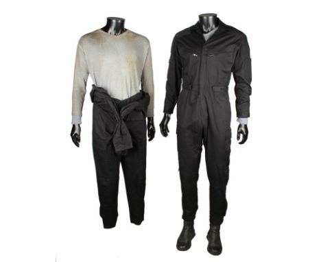 THE ONE  (2001) - Gabe Law/Gabriel Yulaw’s (Jet Li) Costumes Gabe Law/Gabriel Yulaw’s (Jet Li) costumes from James Wong’s act