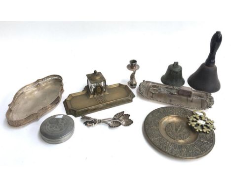 A mixed lot of metal items, to include and Austrian brass inkstand with glass well (damaged); a set of Continental white meta