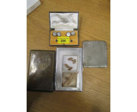 Selection of jewellery and cigarette cases to include a 9ct gold bar brooch set with green cabochon eyes, a cufflink/stud set