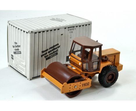 Conrad Construction issue comprising No. 2703 1/35 Case 1102 Roller. Generally excellent, in very good to excellent original 