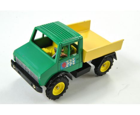 Britains Farm 1/32 First Version Mercedes Unimog. Very good to Excellent. 