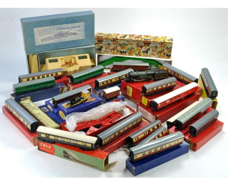 An impressive assortment of vintage Model Railway comprising early issue Hornby - Triang tinplate issues with a good quantity
