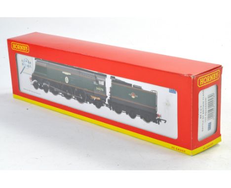 Model Railway comprising Hornby 00 Gauge Battle of Britain Class 222 Sqd Locomotive. Appears excellent and unused. 