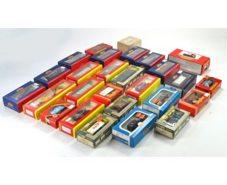 Model Railway issues comprising group of rolling stock, wagons etc, various types from Hornby, Bachmann, Wrenn etc. All appea
