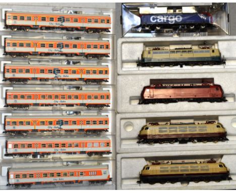 Fleischmann H0 scale locomotives, decoders and carriages, to include nos., 4323, 64376, 64351, 4381, 4375, 5124K, 5125K and 5