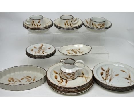 A quantity of Midwinter 'Wild Oats' dinnerware to include dinner plates, bowls, side plates, cups, quiche dish etc.