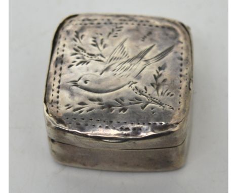 A late Victorian hallmarked silver snuff or patch box with engraved decoration of a bird to the lid, Adie & Lovekin Ltd, Birm