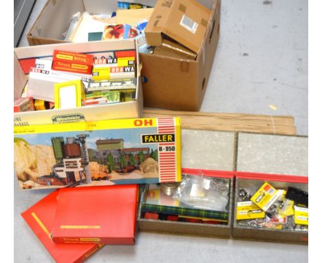 A selection of retail box packaging for Fleischmann, Brawa, Wrenn, Tri-ang, Faller etc, a selection of 00 gauge track, electr