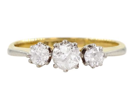 18ct gold three stone diamond ring, stamped, total diamond weight approx 0.35 caratCondition Report:Approx 1.7gm, size I, dia