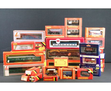 37 Boxed OO gauge items of rolling stock to include 30 x Hornby / Triang, 2 x Bachmann, 2 x Dapol, 1 x Palitoy Mainline and 2